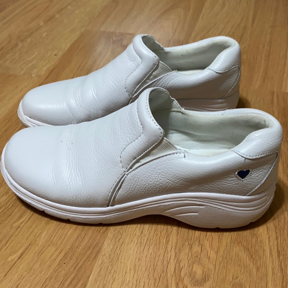 Nurse mates dove nursing shoes